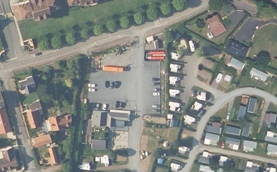 Vue aérienne du Rond-point anonyme n°188321984