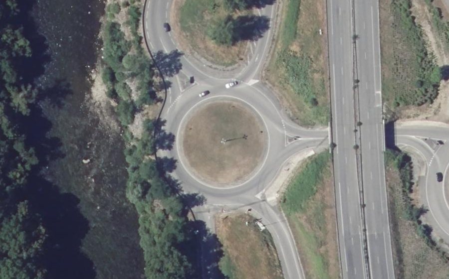 Vue aérienne du Rond-point anonyme n°18845473