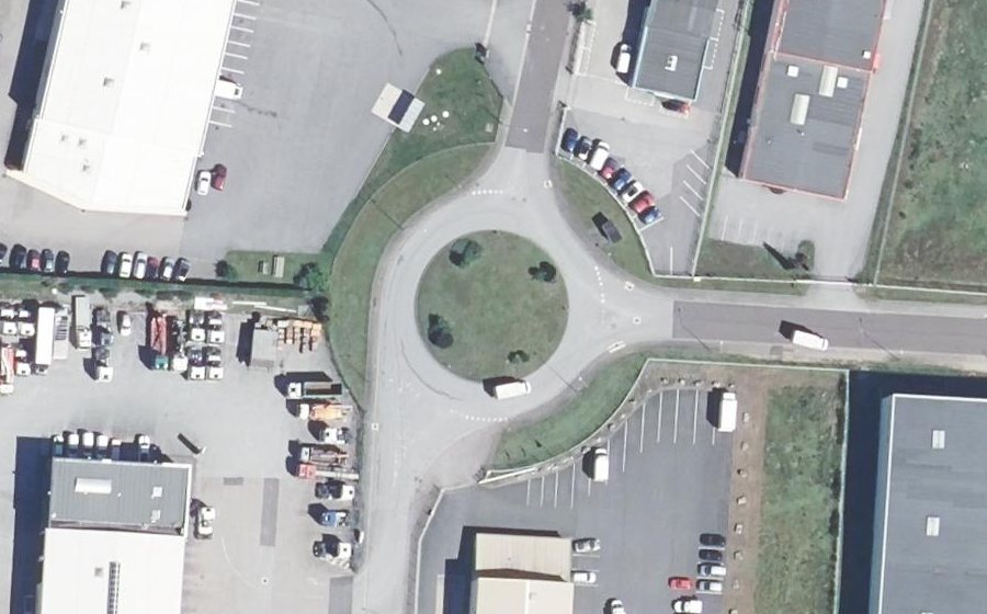 Vue aérienne du Rond-point anonyme n°188771341