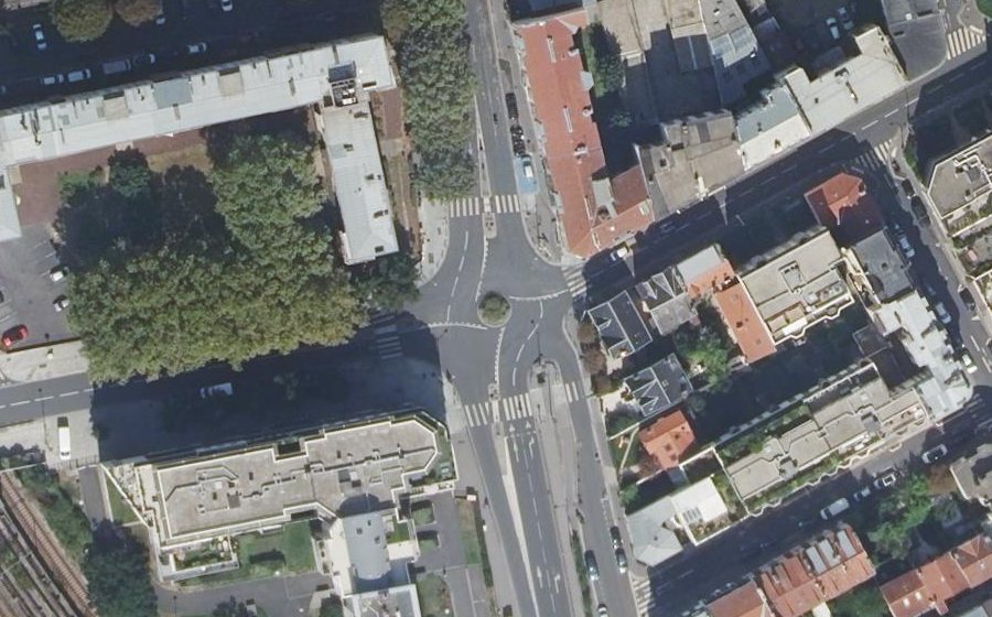 Vue aérienne du Rond-point anonyme n°189062297