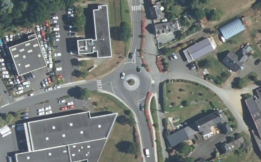 Vue aérienne du Rond-point anonyme n°18909678