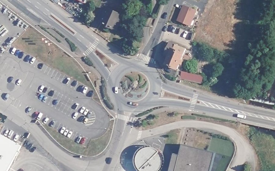 Vue aérienne du Rond-point anonyme n°18911950