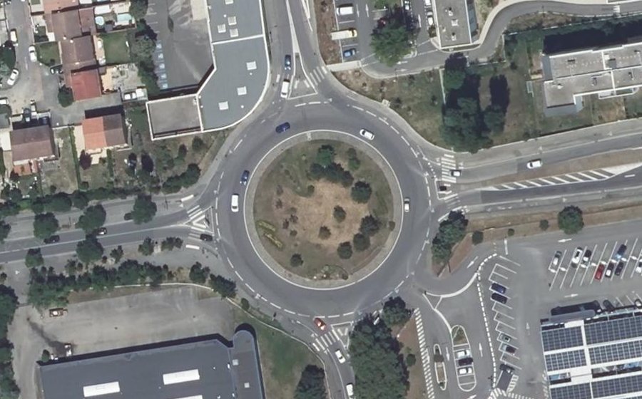 Vue aérienne du Rond-point anonyme n°18914486