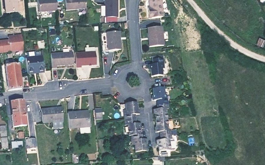 Vue aérienne du Rond-point anonyme n°189277510