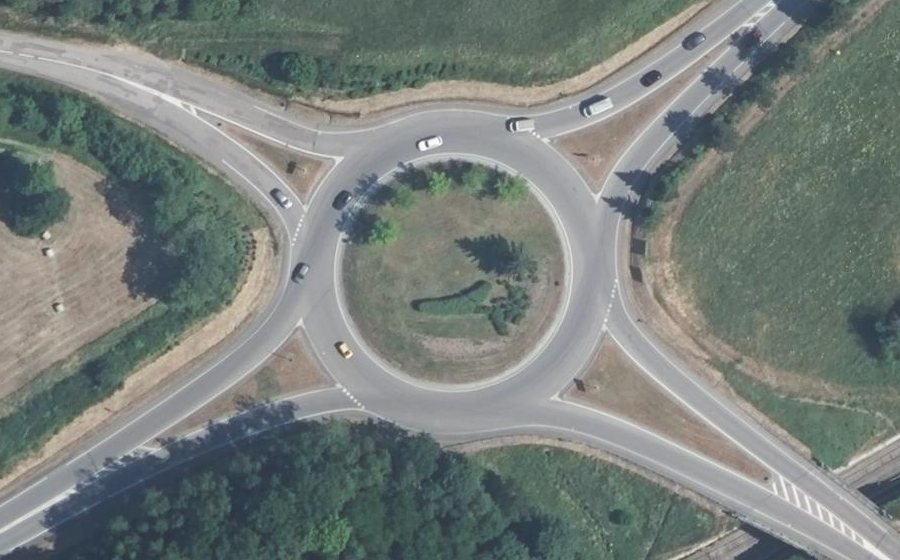 Vue aérienne du Rond-point anonyme n°18927948