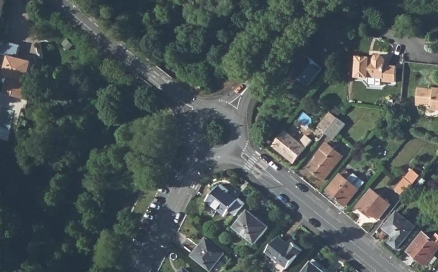 Vue aérienne du Rond-point anonyme n°189332000