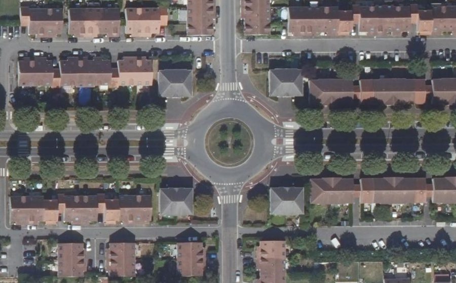 Vue aérienne du Rond-point anonyme n°18953043