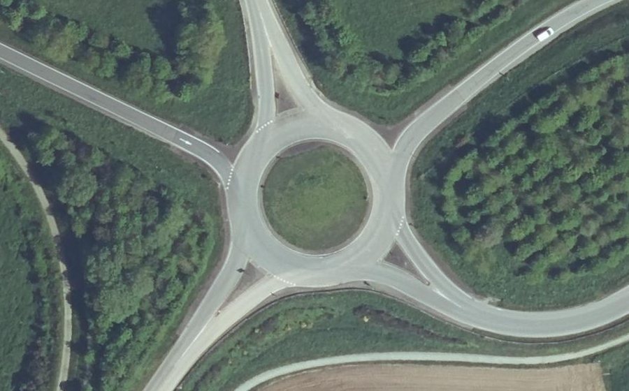 Vue aérienne du Rond-point anonyme n°190028292