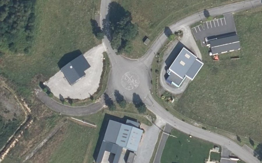 Vue aérienne du Rond-point anonyme n°190055270