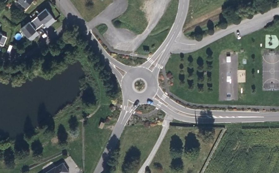 Vue aérienne du Rond-point anonyme n°190062396