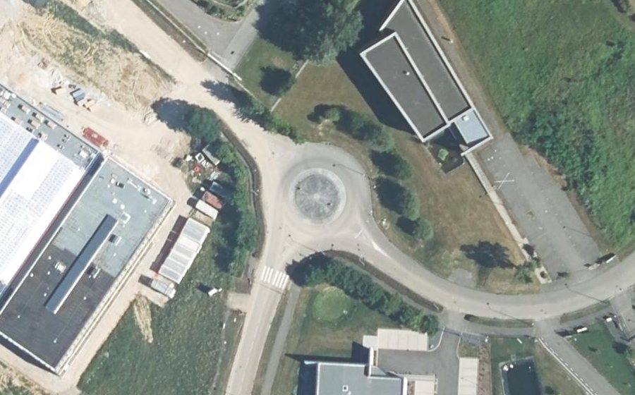 Vue aérienne du Rond-point anonyme n°190249762