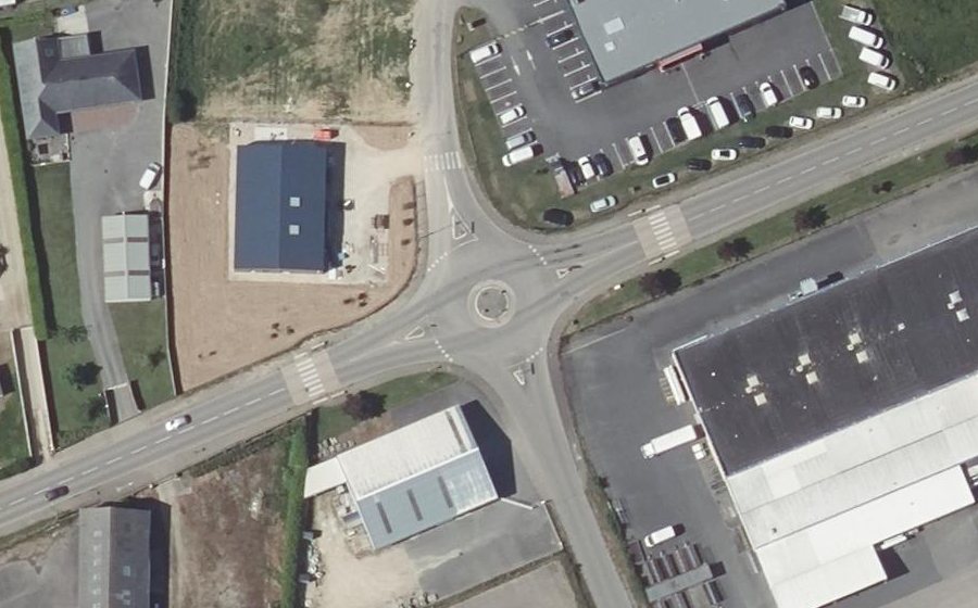 Vue aérienne du Rond-point anonyme n°190296922