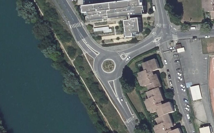 Vue aérienne du Rond-point anonyme n°19045120