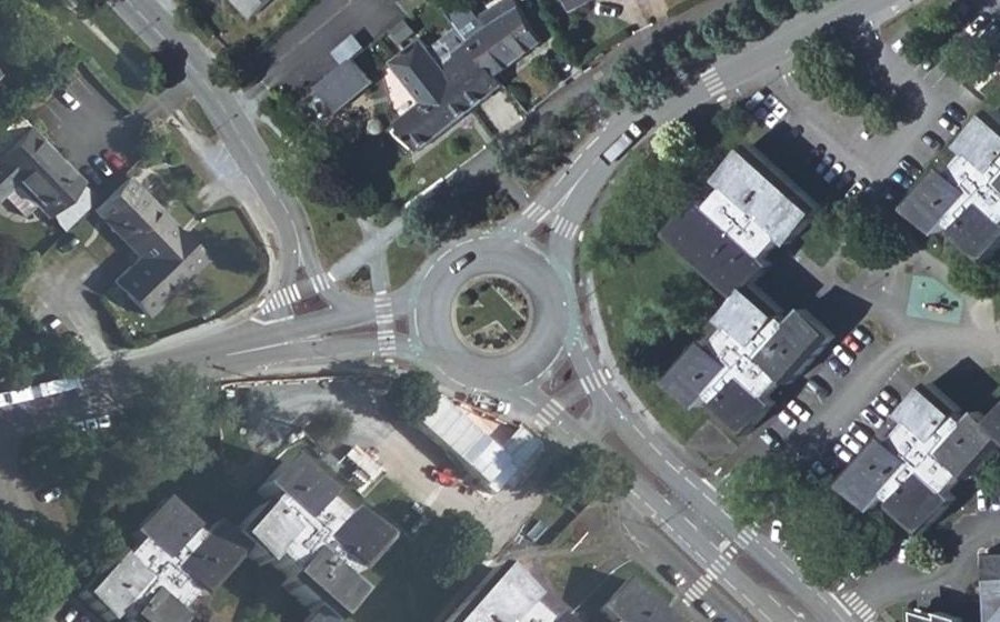 Vue aérienne du Rond-point anonyme n°190600810