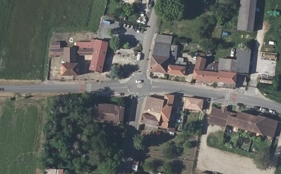 Vue aérienne du Rond-point anonyme n°190725103