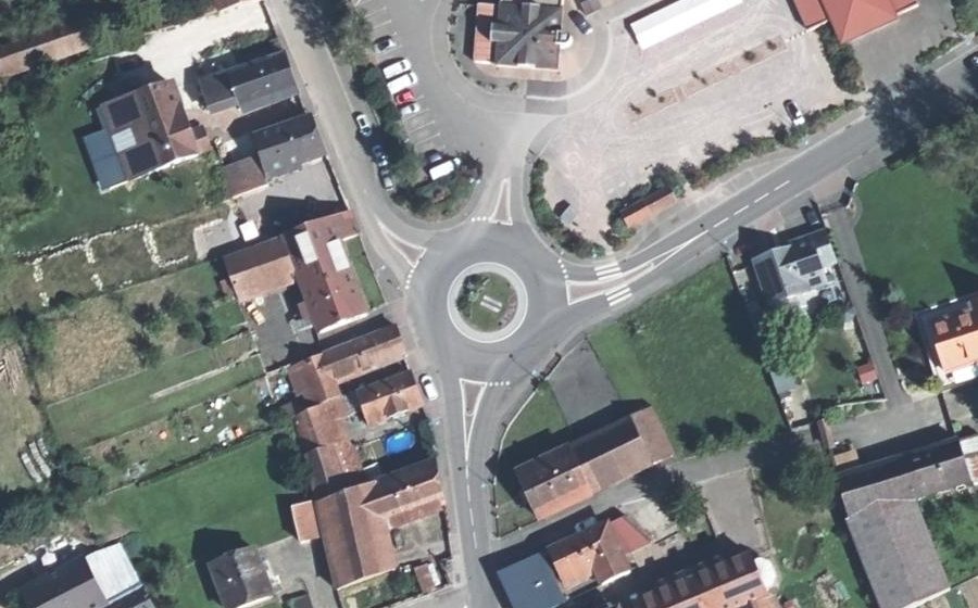 Vue aérienne du Rond-point anonyme n°19084006