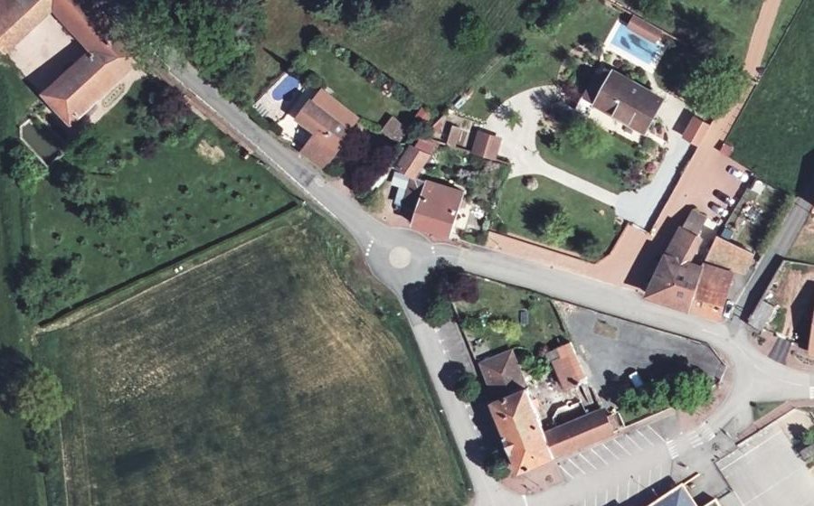 Vue aérienne du Rond-point anonyme n°190927456