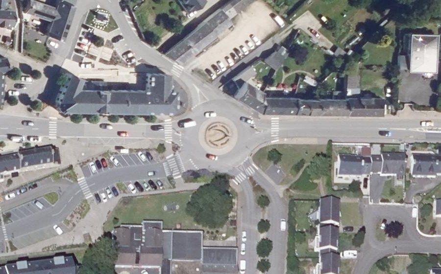 Vue aérienne du Rond-point anonyme n°191027423