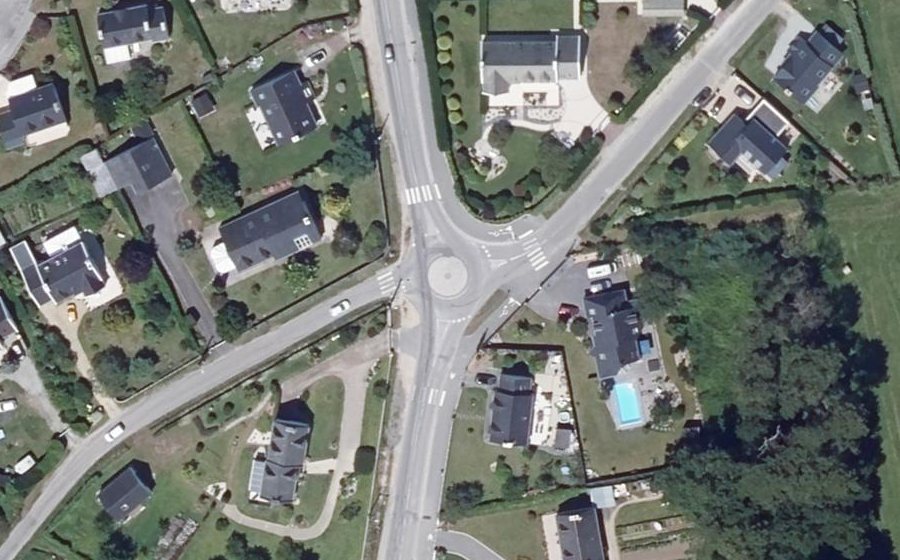 Vue aérienne du Rond-point anonyme n°191028645