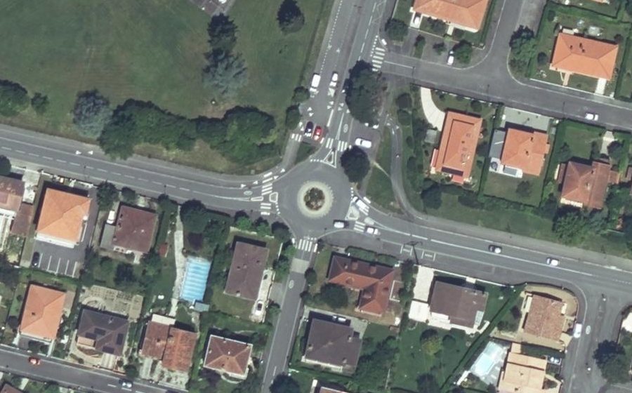 Vue aérienne du Rond-point anonyme n°191062983