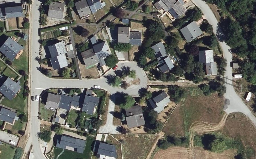 Vue aérienne du Rond-point anonyme n°191136298