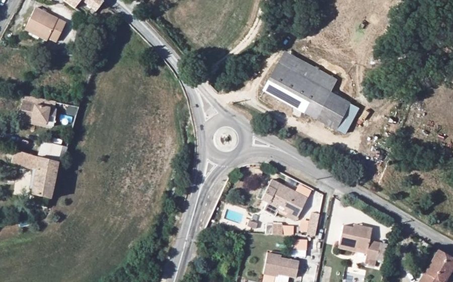 Vue aérienne du Rond-point anonyme n°191208660