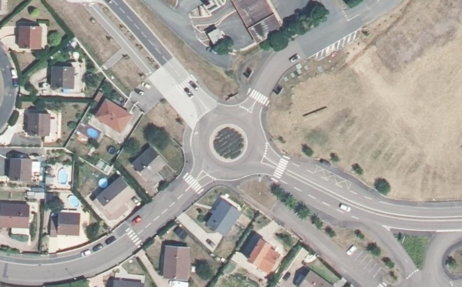 Vue aérienne du Rond-point anonyme n°191300398