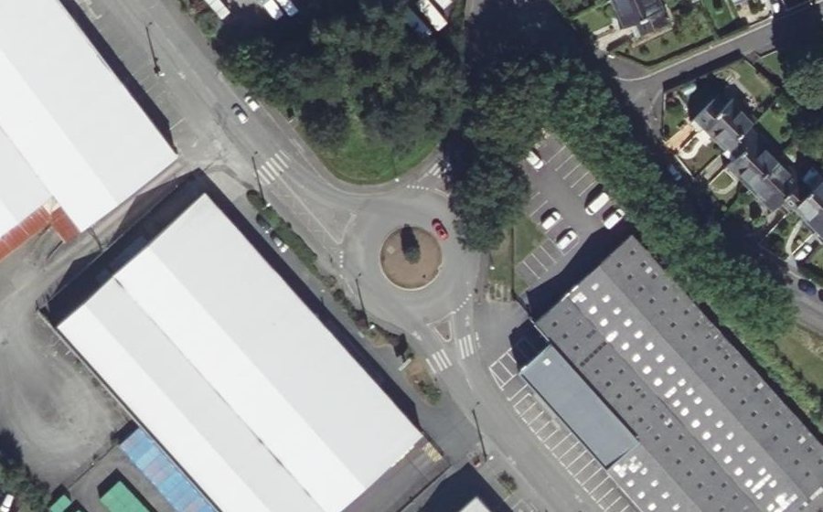 Vue aérienne du Rond-point anonyme n°191549743