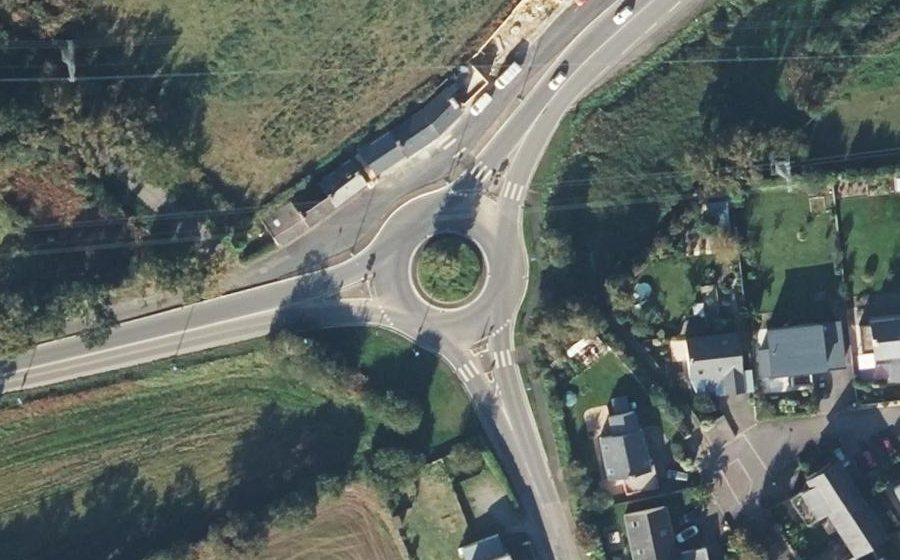Vue aérienne du Rond-point anonyme n°191568895