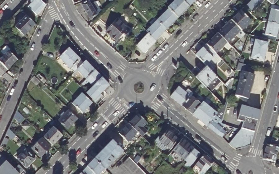 Vue aérienne du Rond-point anonyme n°191620631