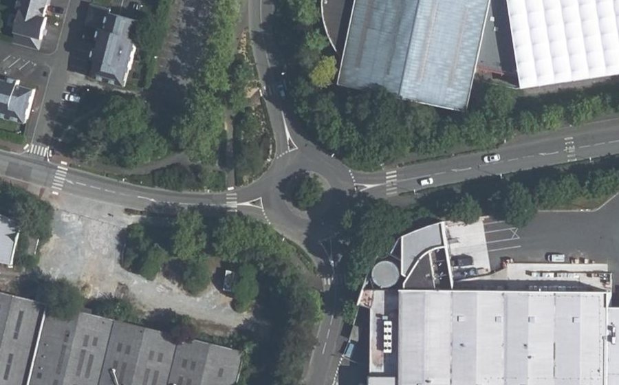 Vue aérienne du Rond-point anonyme n°191707641