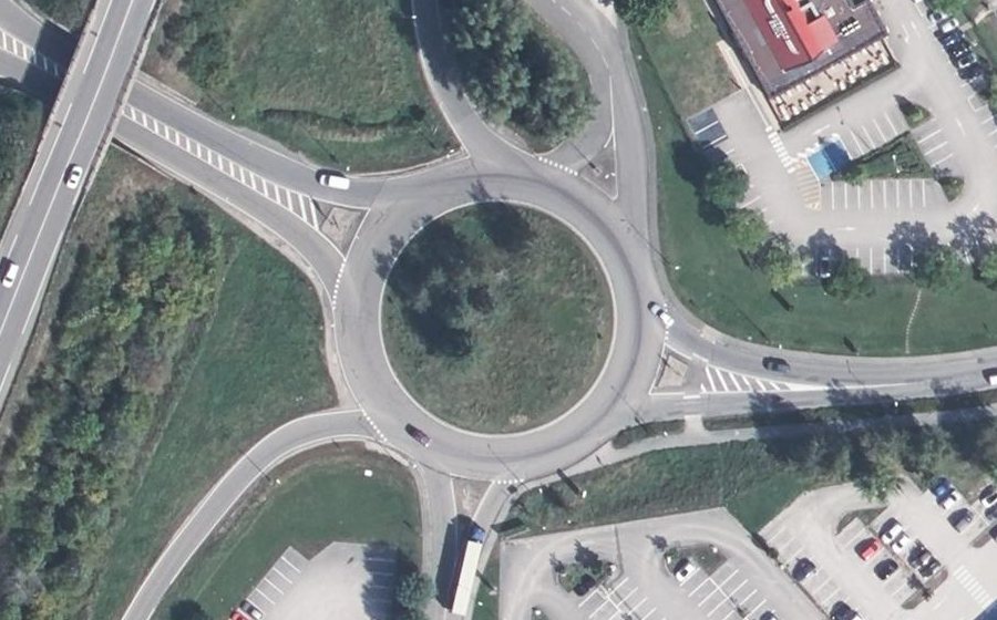 Vue aérienne du Rond-point anonyme n°19174228