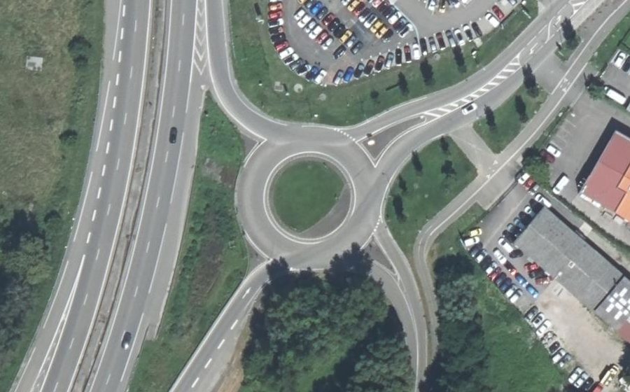 Vue aérienne du Rond-point anonyme n°19196427