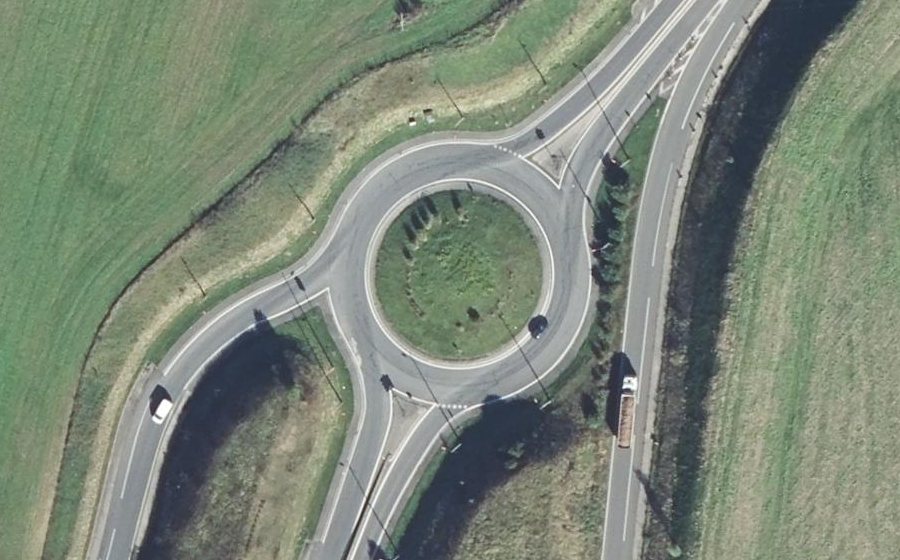 Vue aérienne du Rond-point anonyme n°192012429
