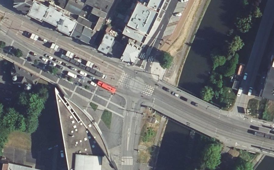 Vue aérienne du Rond-point anonyme n°192157708