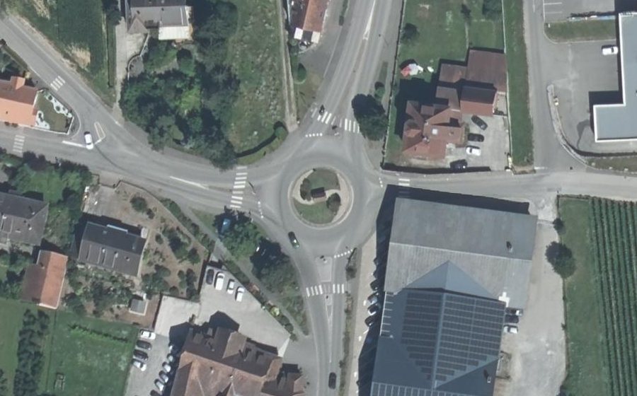 Vue aérienne du Rond-point anonyme n°19245629