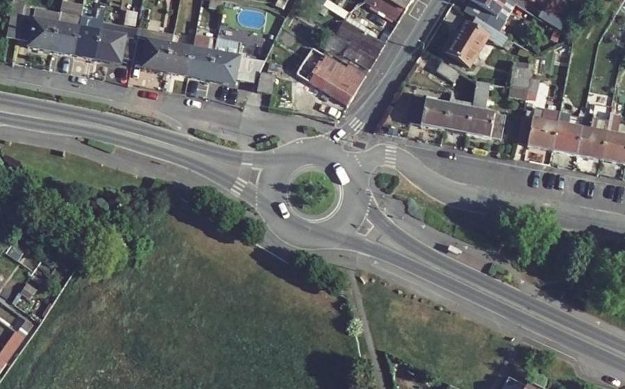 Vue aérienne du Rond-point anonyme n°192914900