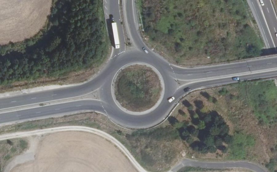 Vue aérienne du Rond-point anonyme n°193157619