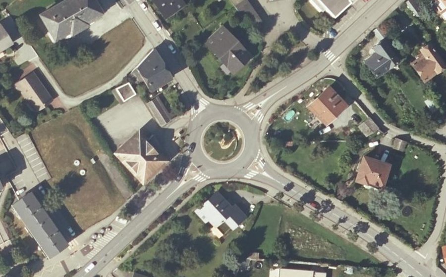 Vue aérienne du Rond-point anonyme n°19338538