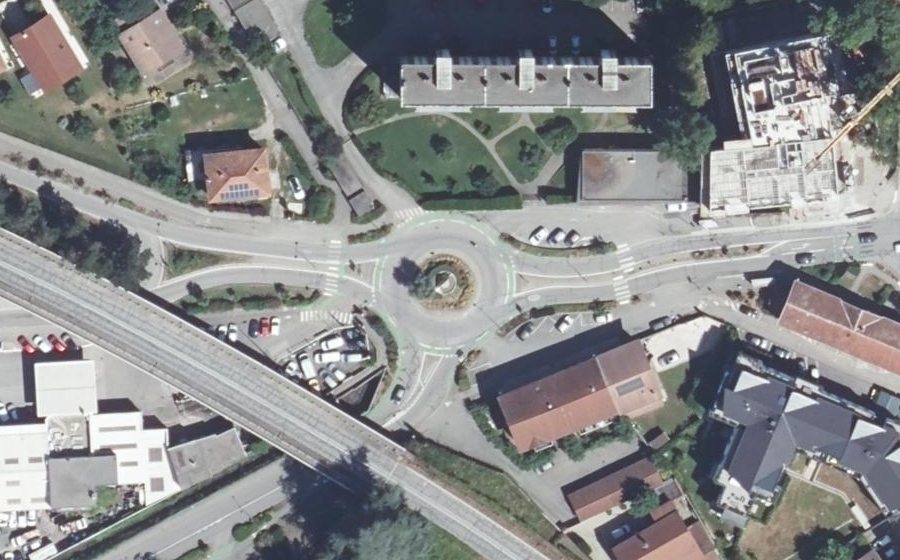 Vue aérienne du Rond-point anonyme n°193753626