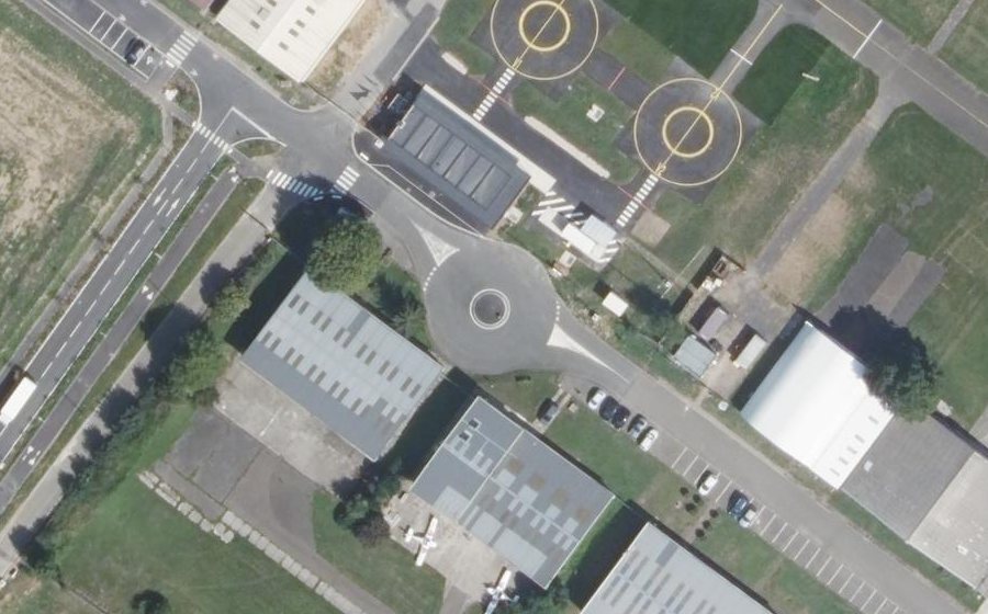 Vue aérienne du Rond-point anonyme n°19385464