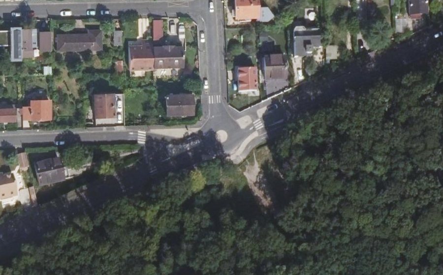 Vue aérienne du Rond-point anonyme n°193862003