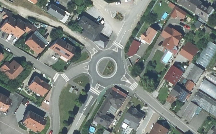 Vue aérienne du Rond-point anonyme n°19406598