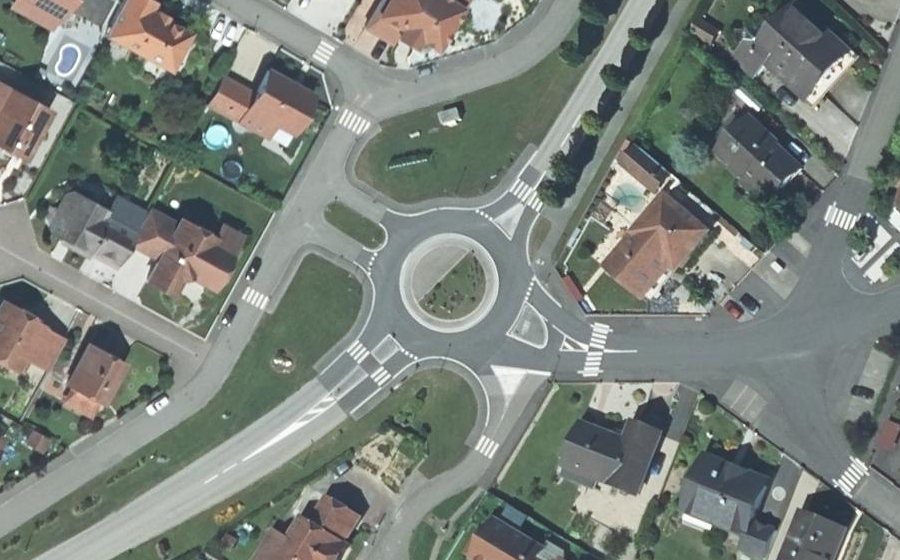 Vue aérienne du Rond-point anonyme n°19406600