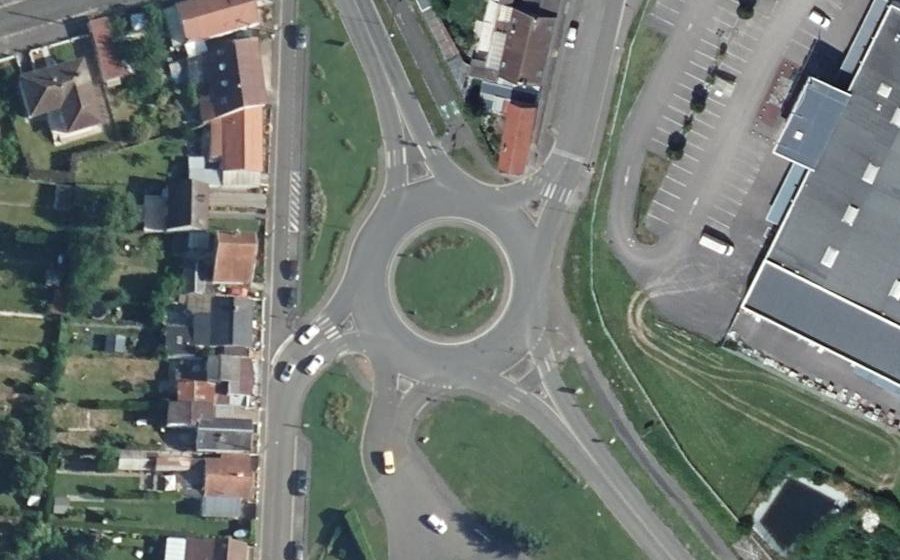 Vue aérienne du Rond-point anonyme n°194733002