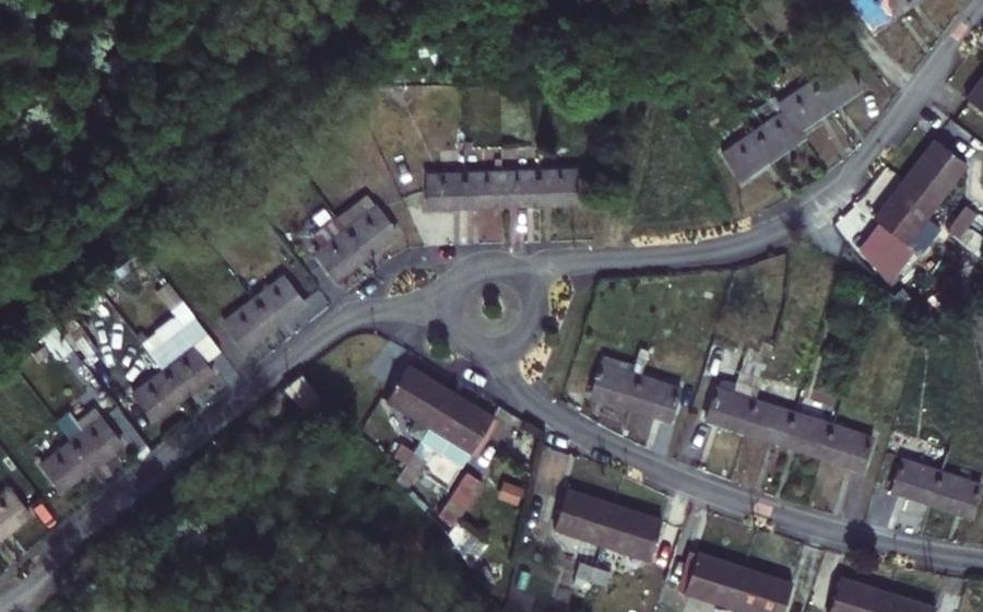 Vue aérienne du Rond-point anonyme n°194896994