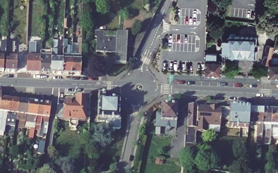 Vue aérienne du Rond-point anonyme n°194901841