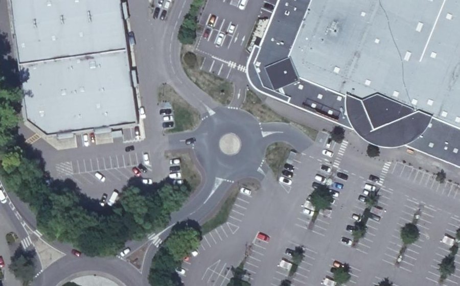 Vue aérienne du Rond-point anonyme n°194910610