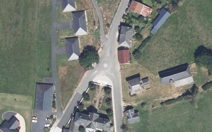 Vue aérienne du Rond-point anonyme n°195201257