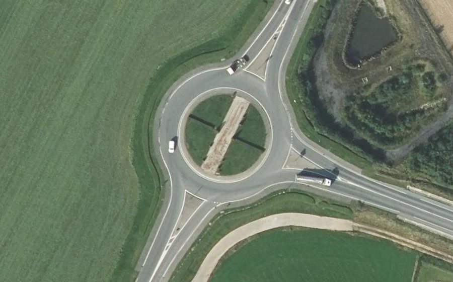 Vue aérienne du Rond-point anonyme n°195611065
